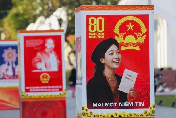 TP. Hồ Chí Minh: Diễu hành 168 xe hoa tuyên truyền bầu cử Quốc hội Khóa XVI