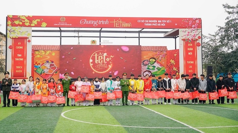 Công an Hà Nội: Mang "Tết nhà" đến với các học viên cai nghiện ma tuý