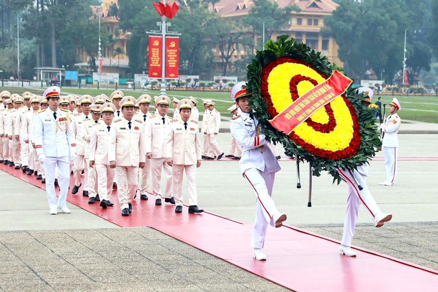 Đảng ủy Công an Trung ương, Bộ Công an vào Lăng viếng Chủ tịch Hồ Chí Minh nhân kỷ niệm 96 năm Ngày thành lập Đảng Cộng sản Việt Nam