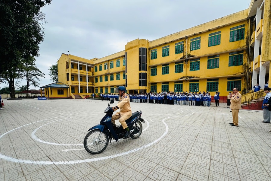 Thái Nguyên: Gần 2.000 học sinh được hướng dẫn kỹ năng lái xe gắn máy an toàn