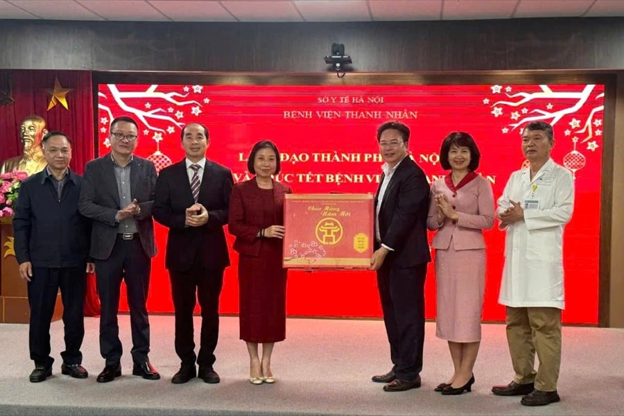 Phó Chủ tịch HĐND TP. Hà Nội Phạm Thị Thanh Mai thăm, chúc Tết tại Bệnh viện Thanh Nhàn
