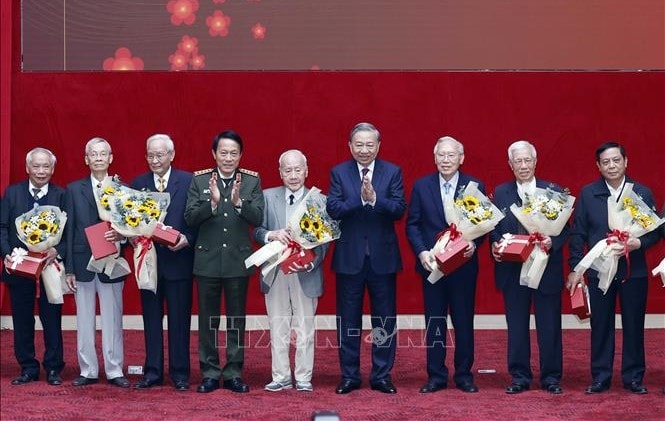 Tổng Bí thư Tô Lâm gặp mặt cán bộ Công an cấp cao các thời kỳ