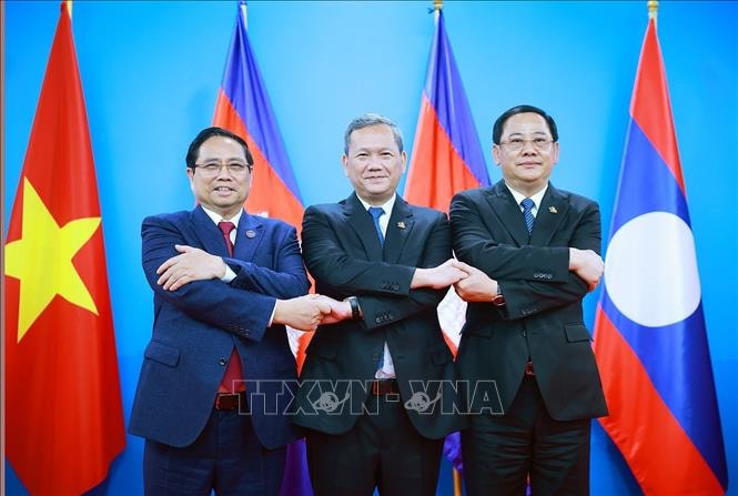 Cuộc gặp giữa Thủ tướng ba nước Việt Nam- Lào - Campuchia