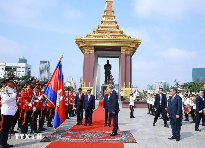 Tổng Bí thư Tô Lâm đặt vòng hoa tại Đài Độc lập, Đài tưởng niệm cố Quốc vương Norodom Sihanouk, Đài Hữu nghị Campuchia - Việt Nam