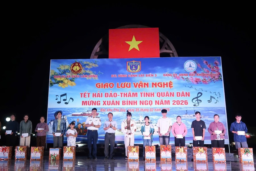 Tết hải đảo – Thắm tình quân dân tại Đặc khu Phú Quý