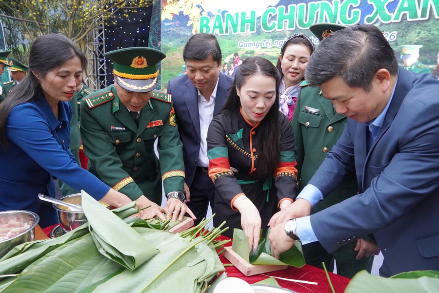 Tết sớm trên đỉnh Trường Sơn