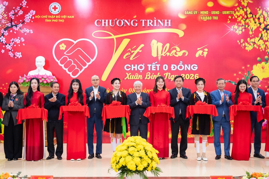 Phó Chủ tịch Thường trực Quốc hội Đỗ Văn Chiến dự Chương trình Tết Nhân ái - Chợ Tết 0 đồng tại xã Đạo Trù, Phú Thọ