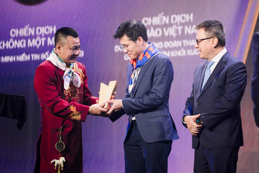 Chiến dịch “Không Một Mình” được vinh danh tại hạng mục “Dự án Vì Việt Nam Tôi” - WeChoice Awards 2025