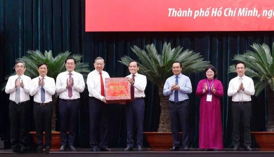 Thành phố Hồ Chí Minh phải tiếp tục là động lực dẫn dắt tăng trưởng