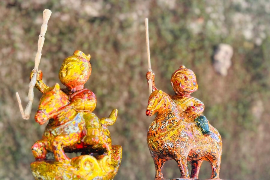 Ngựa Gióng trong sắc sơn mài