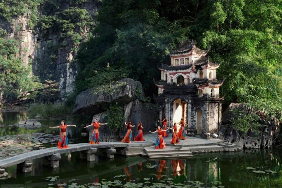 Kể lịch sử dân tộc bằng ngôn ngữ hình thể