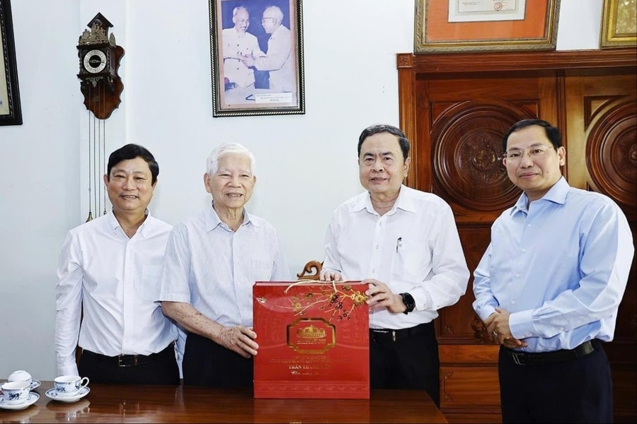 Chủ tịch Quốc hội Trần Thanh Mẫn t hăm, chúc Tết nguyên lãnh đạo Đảng, Nhà nước