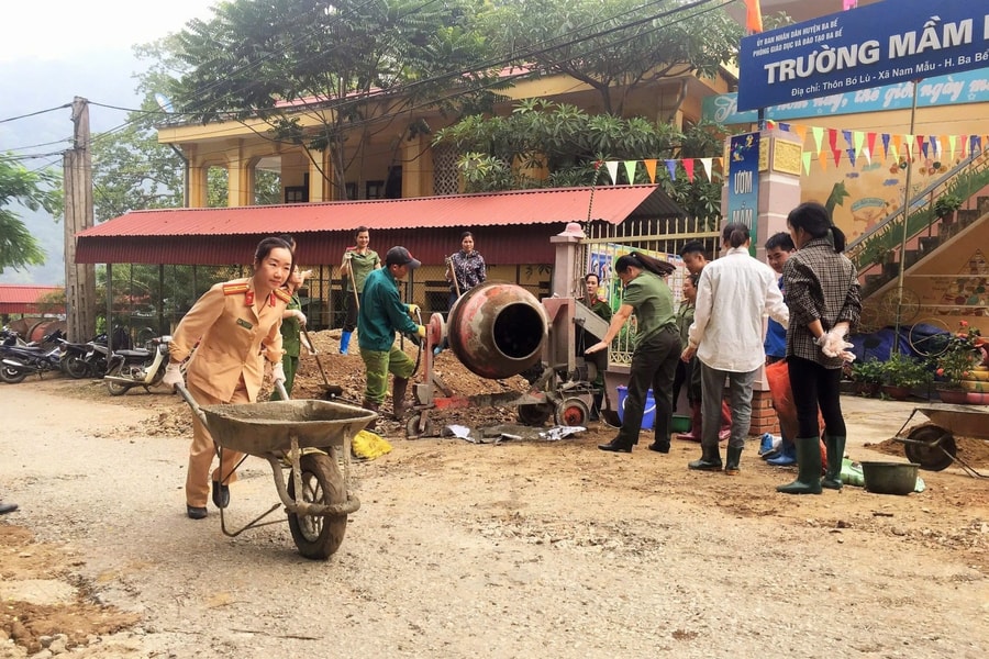 Thái Nguyên: Nữ Phó Trưởng phòng CSGT tận tụy với công việc