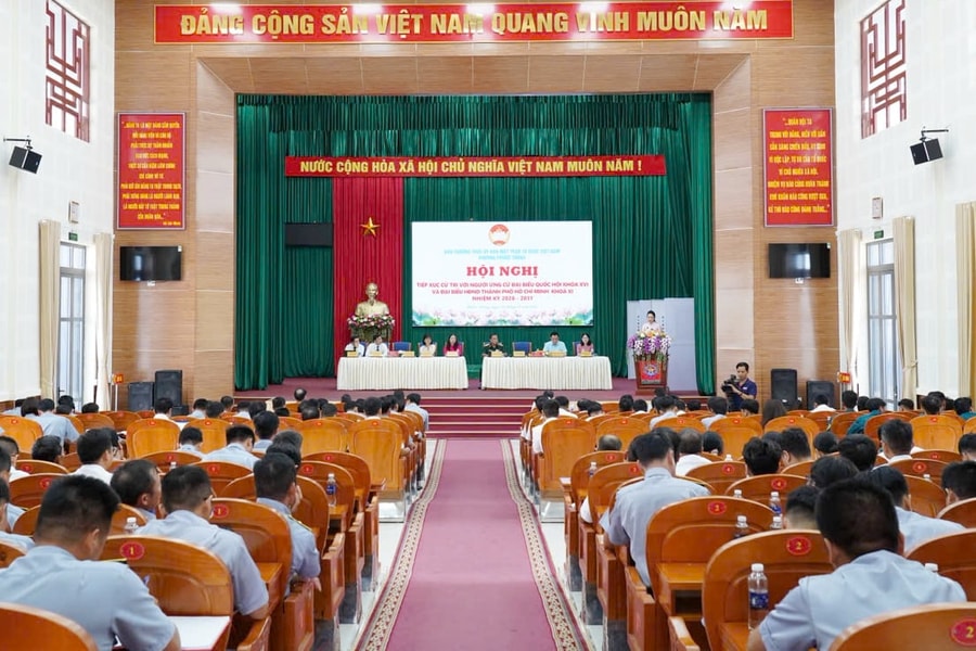Ứng cử viên ĐBQH và đại biểu HĐND TP. Hồ Chí Minh tiếp xúc cử tri tại phường Phước Thắng