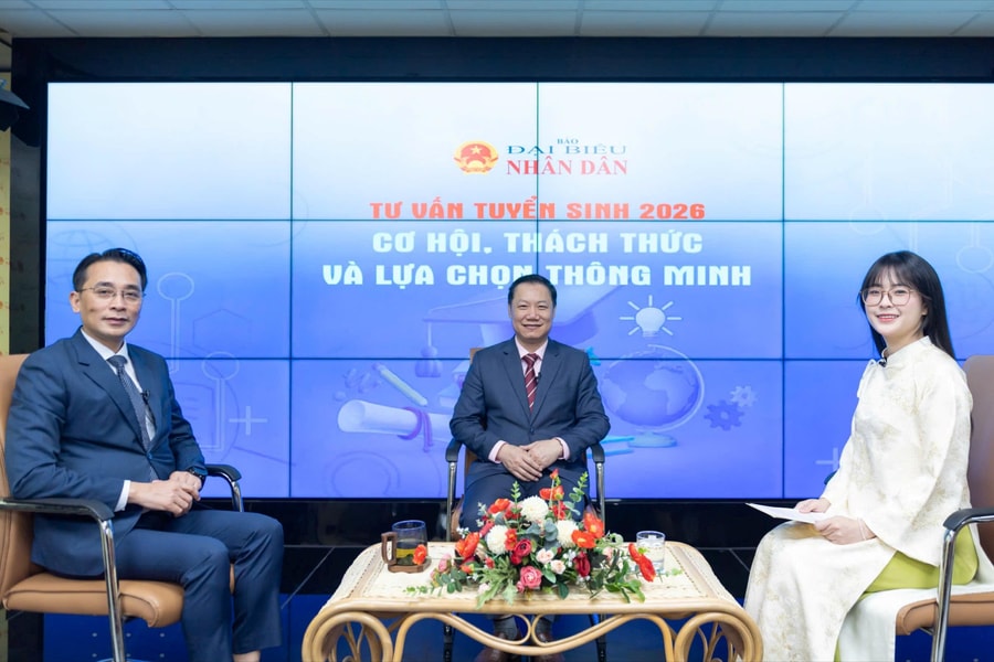 Talkshow "Tư vấn tuyển sinh 2026: Cơ hội, thách thức và lựa chọn thông minh"