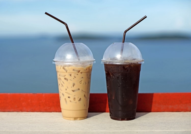 Hàng nghìn vi nhựa từ cốc cà phê mang đi: Người dùng cần làm gì