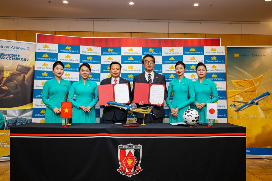 Vietnam Airlines đồng hành cùng Câu lạc bộ bóng đá hàng đầu Nhật Bản Urawa Red Diamonds