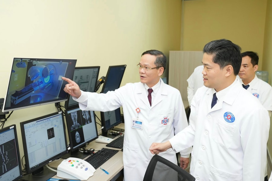 Bệnh viện K vận hành hệ thống xạ trị hiện đại, rút ngắn thời gian điều trị ung thư còn 2-3 phút