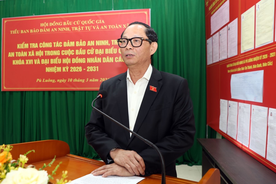 Phó Chủ tịch Quốc hội, Thượng tướng Trần Quang Phương kiểm tra công tác chuẩn bị bầu cử tại xã Pù Luông, Thanh Hóa