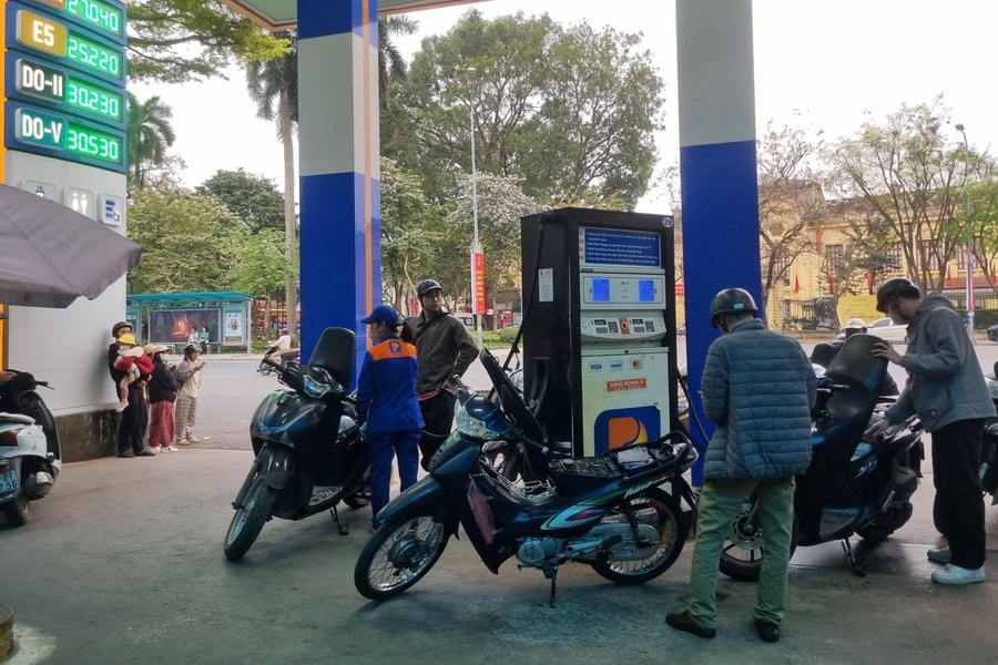 Giảm thuế nhập khẩu ưu đãi xăng dầu về 0% để ứng phó rủi ro nguồn cung