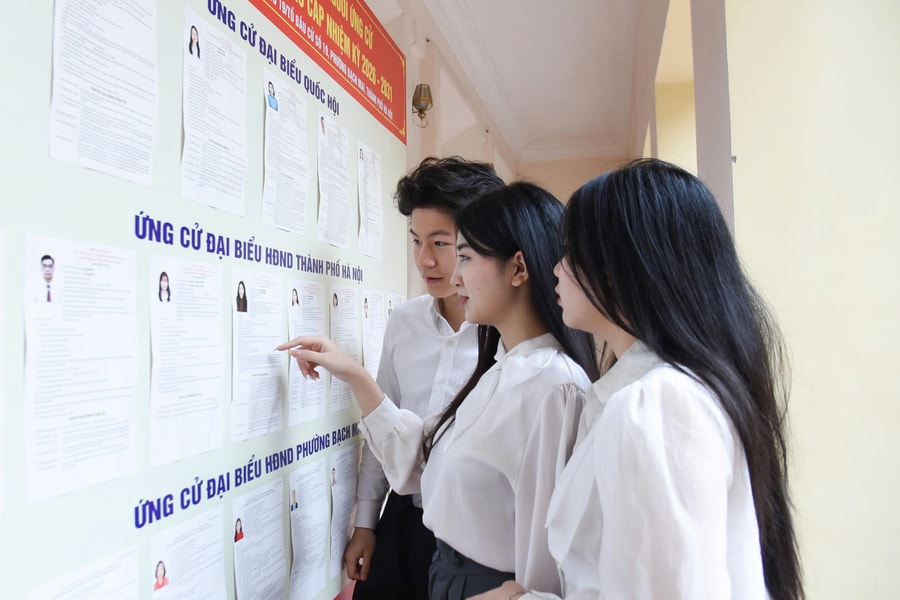 Sinh viên Đại học Kinh tế Quốc dân sẵn sàng cho lần đầu thực hiện quyền bầu cử