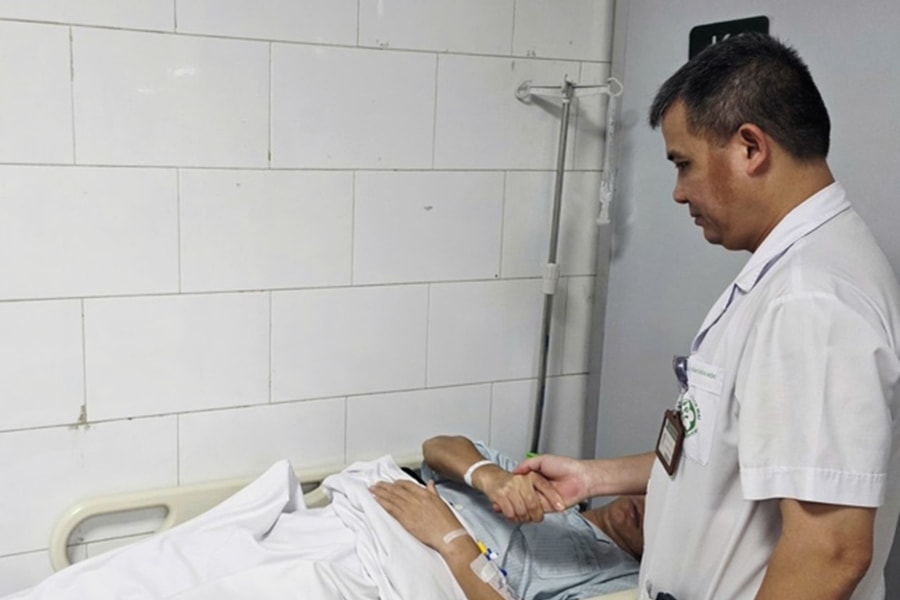 10 du khách ngộ độc sau khi ăn bữa tối có món cá chình