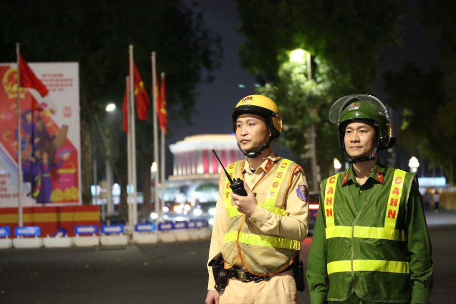 Công an Hà Nội xuyên đêm bảo đảm an ninh trật tự trước ngày bầu cử