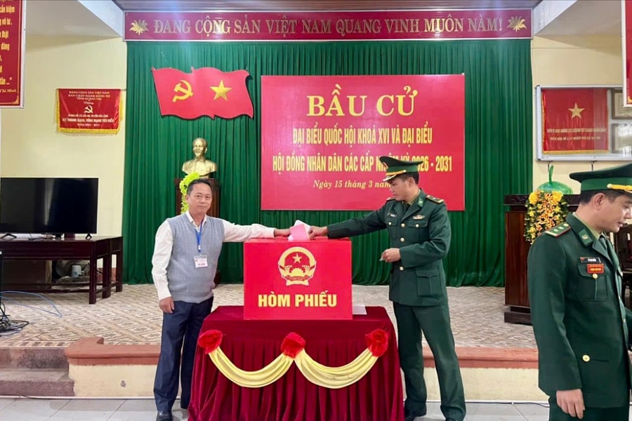 Người dân, bộ đội trên tuyến biên giới Quảng Trị tham gia ngày hội bầu cử