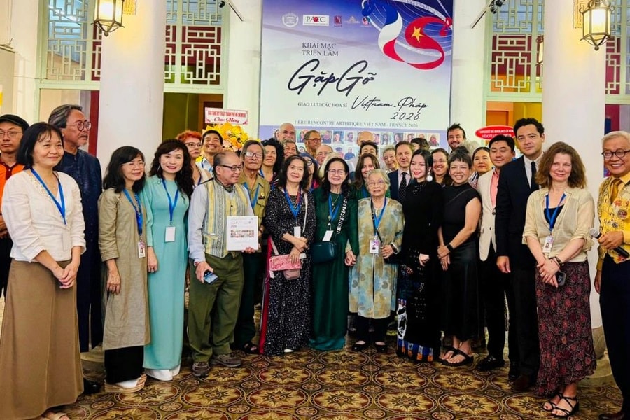 Đối thoại văn hóa Đông - Tây trong triển lãm "Gặp gỡ Việt - Pháp 2026"