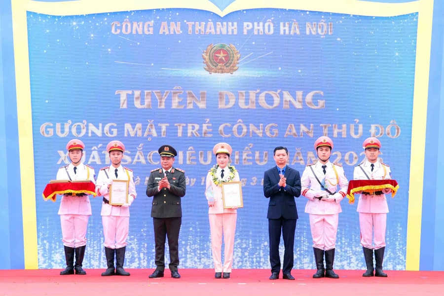 Tuyên dương 10 Gương mặt trẻ Công an Thủ đô xuất sắc tiêu biểu năm 2025