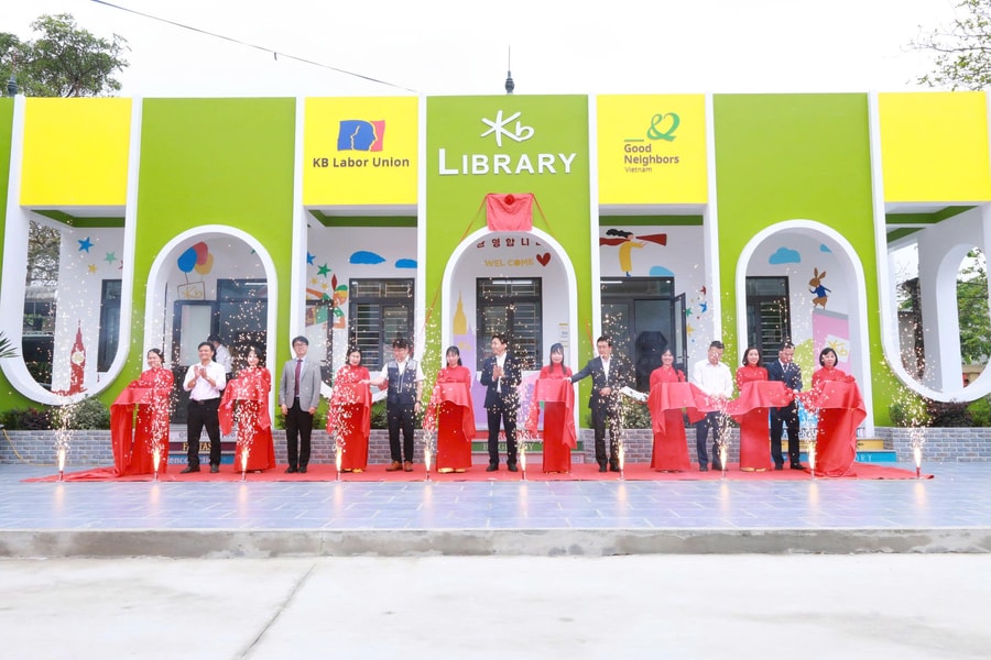 Khánh thành, bàn giao thư viện gần 1,9 tỷ đồng cho học sinh xã Phú Lương