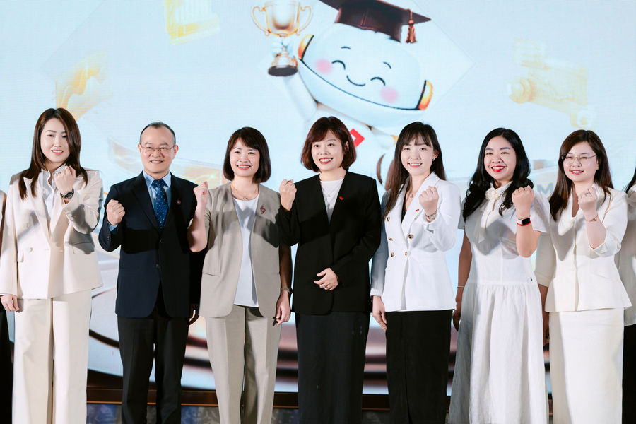 Techcombank “mở đường” cho thế hệ kế cận bằng Đấu trường AI Kinh doanh