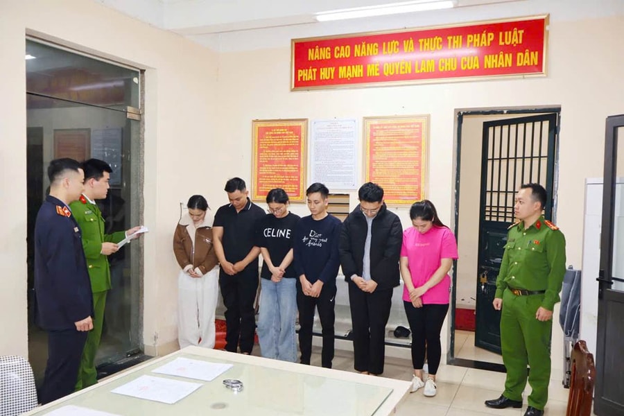 Khởi tố nhóm đối tượng lừa dối khách hàng trong dịch vụ thẩm mỹ trái phép