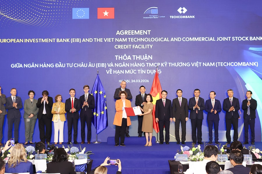 EIB rót 200 triệu Euro vốn dài hạn vào Techcombank