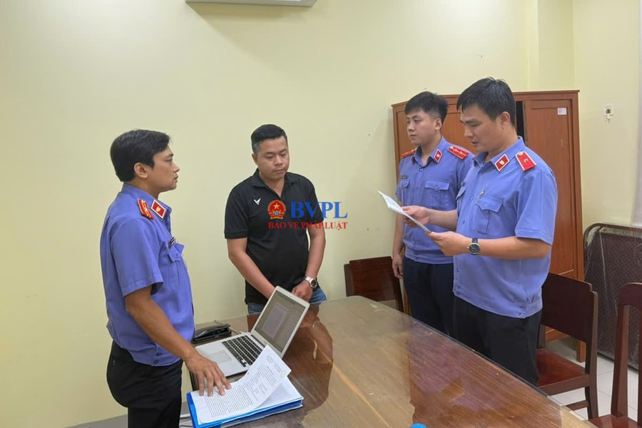 Cơ quan điều tra VKSND tối cao khởi tố nguyên Phó Thủ trưởng và Điều tra viên vụ nữ sinh tai nạn giao thông tử vong ở Vĩnh Long