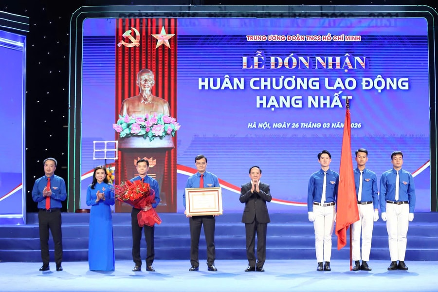 Trung ương Đoàn Thanh niên Cộng sản Hồ Chí Minh đón nhận Huân chương Lao động hạng Nhất