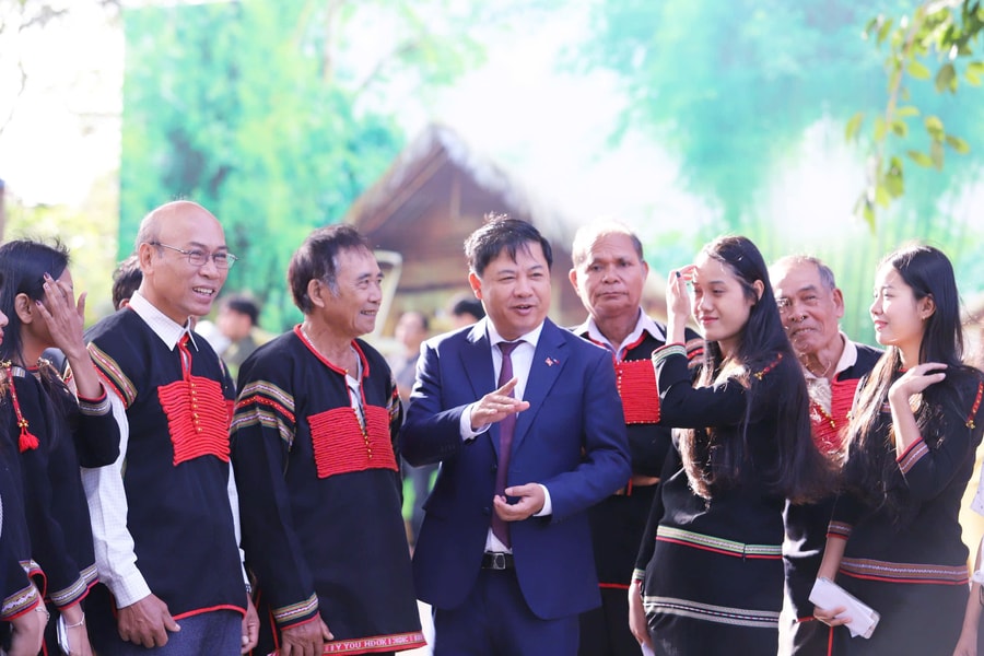 Thực sự gần dân, hành động vì lợi ích thiết thực của nhân dân