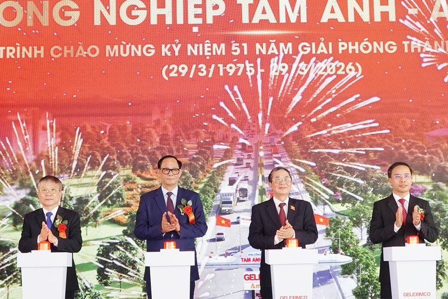 Phó Chủ tịch Quốc hội Nguyễn Đức Hải và Phó Chủ tịch Quốc hội, Thượng tướng Trần Quang Phương dự khởi công khu công nghiệp tại Đà Nẵng