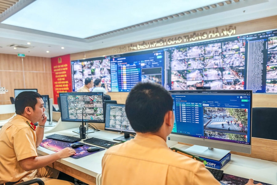 Hà Nội: Nhận diện bằng AI, “truy vết” xử lý xe dừng, đỗ sai quy định