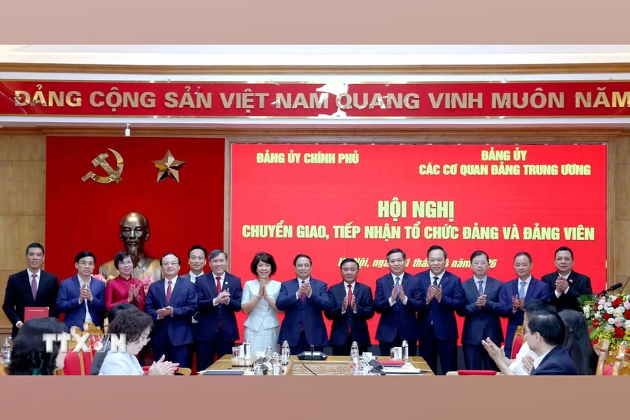 Chuyển giao và tiếp nhận 5 tổ chức đảng về Đảng ủy các cơ quan Đảng Trung ương