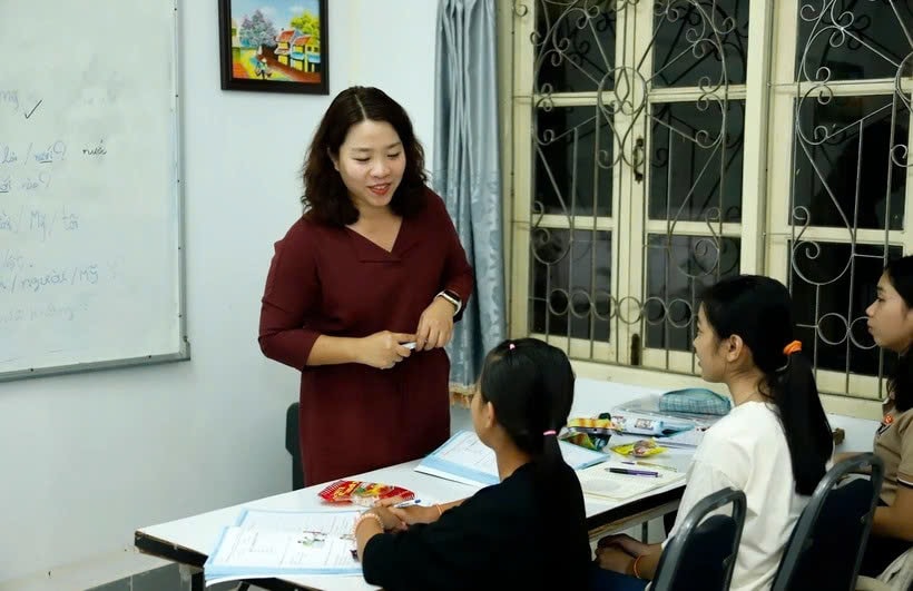 Tuyển giáo viên dạy tiếng Việt tại Lào, được hưởng sinh hoạt phí lên tới 1.350 USD/tháng