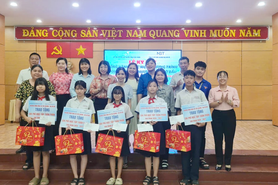 TP. Hồ Chí Minh: Lan tỏa chương trình “Mẹ đỡ đầu”, hỗ trợ trẻ mồ côi đến giảng đường