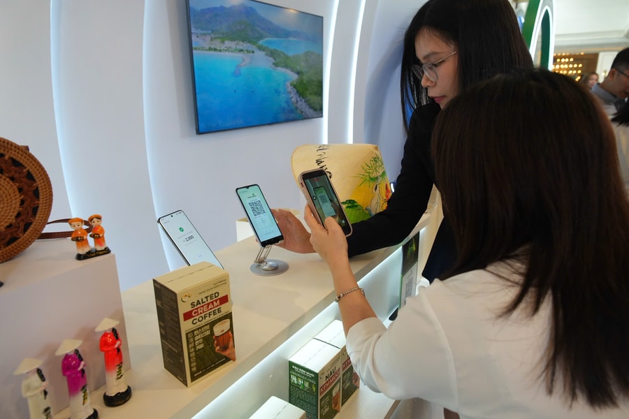 NAPAS mở rộng dịch vụ thanh toán qua mã QR giữa Việt Nam - Trung Quốc