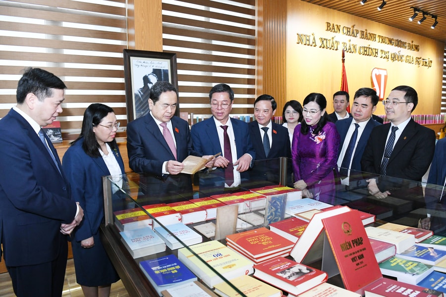 Bước ngoặt đưa xuất bản thành ngành công nghiệp sáng tạo hiện đại
