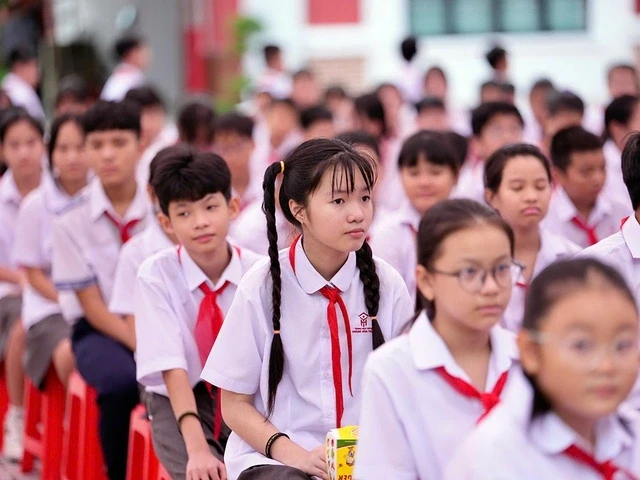 TP. Hồ Chí Minh: Đề xuất dự thảo nhiều chính sách đặc thù hỗ trợ giáo dục và đào tạo
