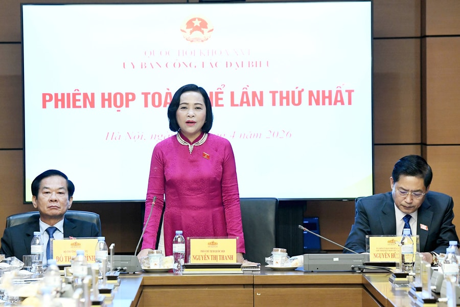 Phó Chủ tịch Quốc hội Nguyễn Thị Thanh dự Phiên họp toàn thể lần thứ Nhất của Ủy ban Công tác đại biểu