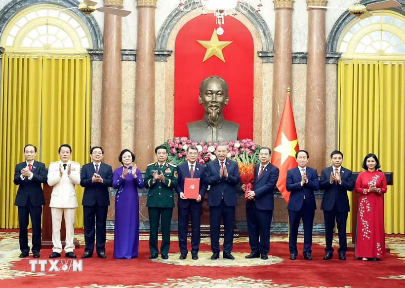 Tổng Bí thư, Chủ tịch nước Tô Lâm trao Quyết định bổ nhiệm các thành viên Chính phủ