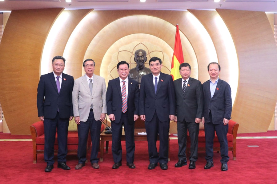 Chủ nhiệm Ủy ban Văn hóa và Xã hội Nguyễn Đắc Vinh tiếp Đại sứ Du lịch Việt Nam tại Hàn Quốc