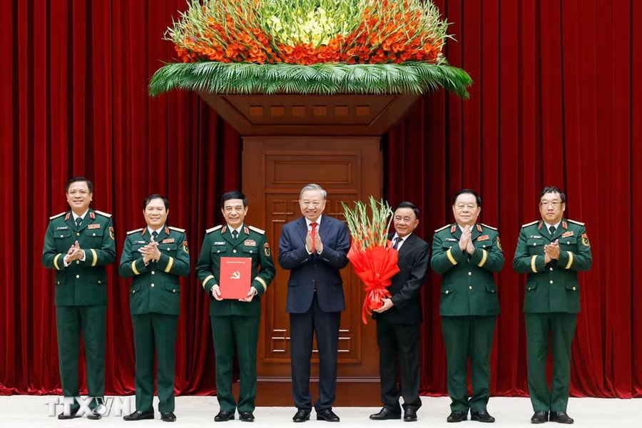 Tổng Bí thư, Chủ tịch nước Tô Lâm chủ trì Hội nghị công bố các Quyết định của Bộ Chính trị về công tác cán bộ