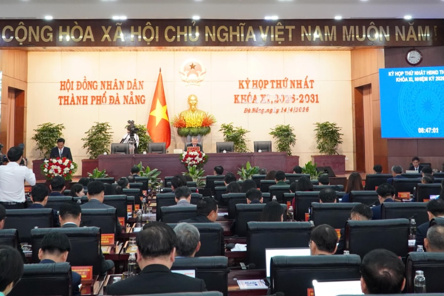 Chuyển giao trọng trách, kiện toàn bộ máy chính quyền thành phố